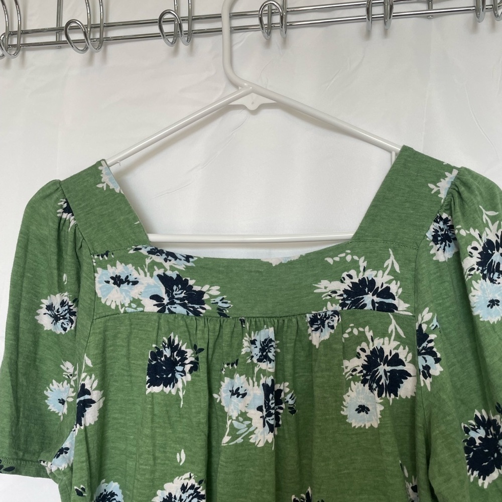 Lucky Brand/ Square Neck Green floral top - Picture 5 of 7